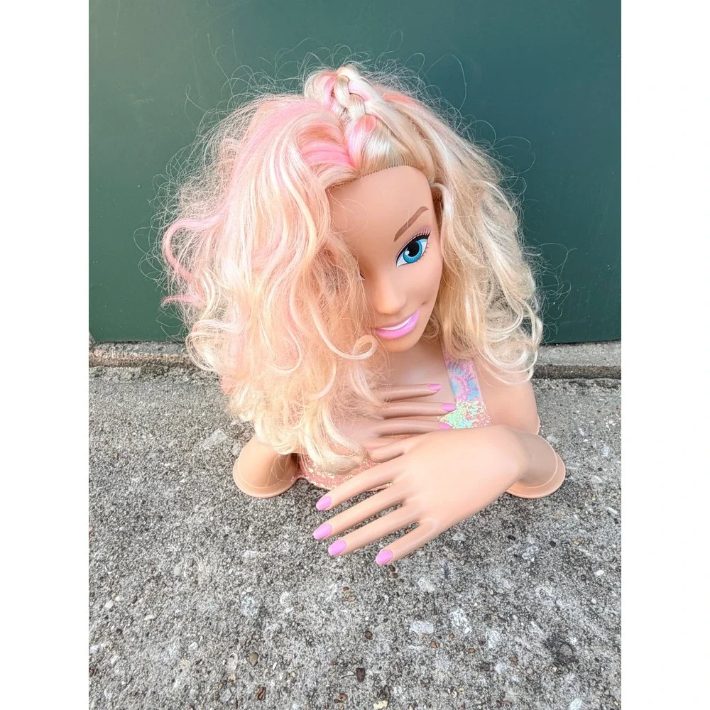 Mattel Barbie Styling Head Blonde‎ Pink Hair Manicure Hands Just Play 1821KF01